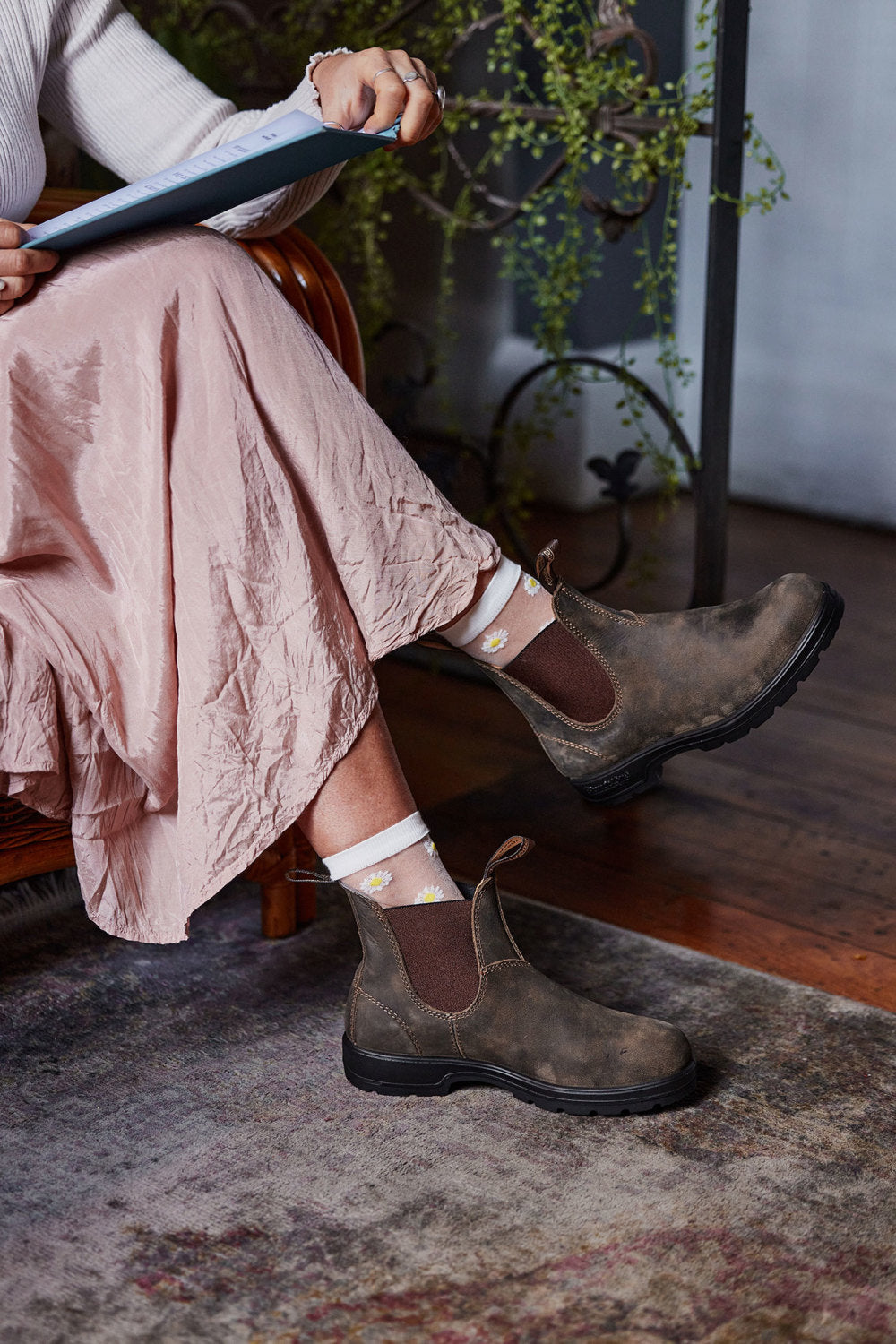 Women's Classics #585 - Image 15